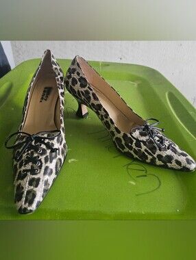 Leopard Print Pointed Toe Lace-Up Heels - Women